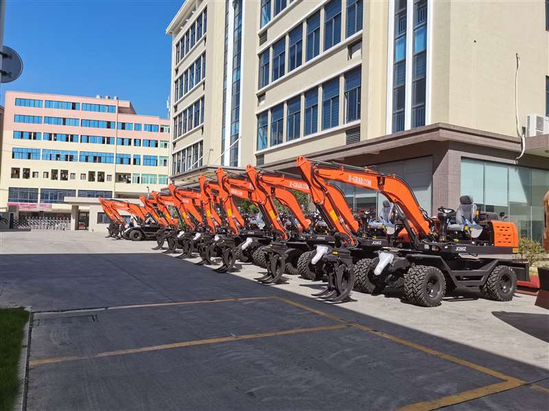 wheeled excavator